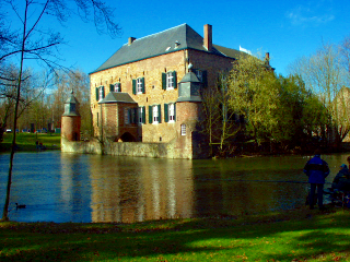 [Foto von Kasteel Erenstein nach der zusätzlichen Anwendung von Enhance Colors]